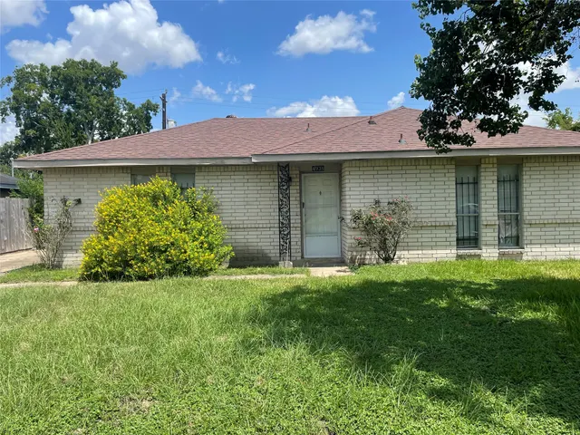 Popular Briarwick Sec 01 Real Estate