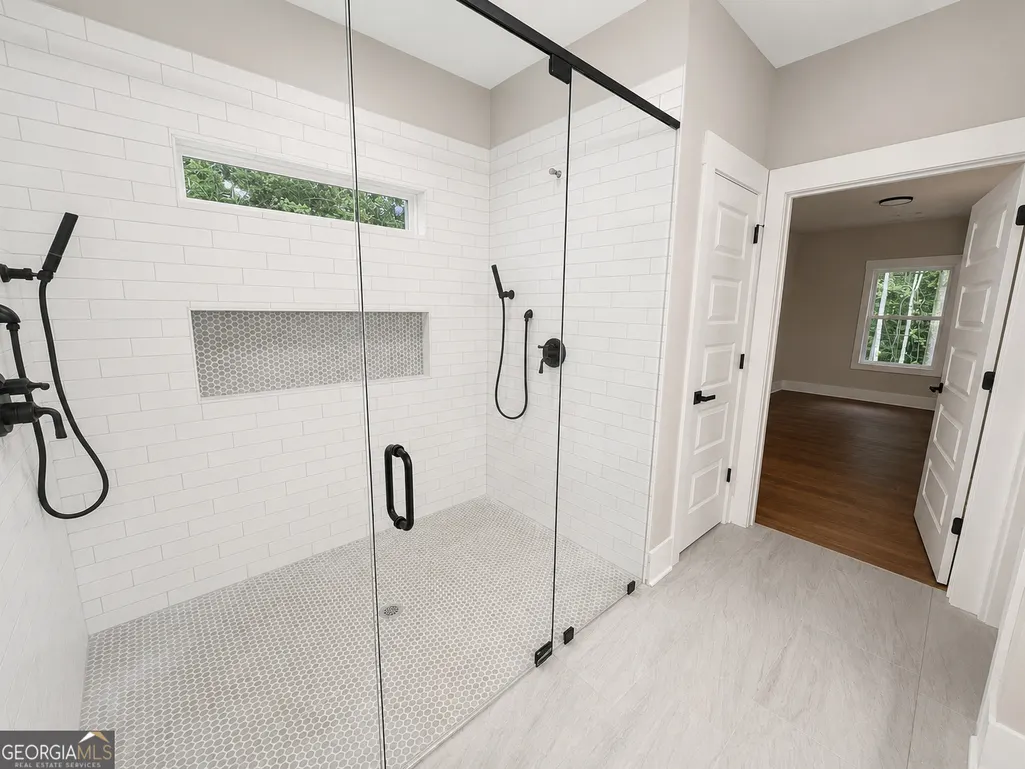 Listing Thumbnail Image 19