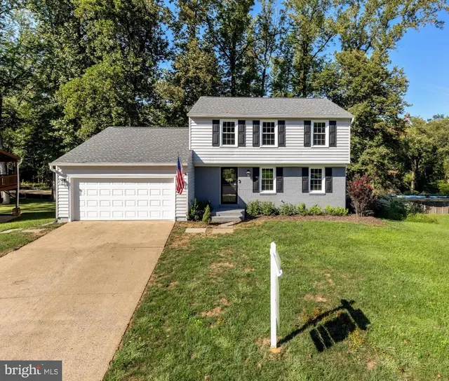 Popular Holmes Run Woods West Real Estate
