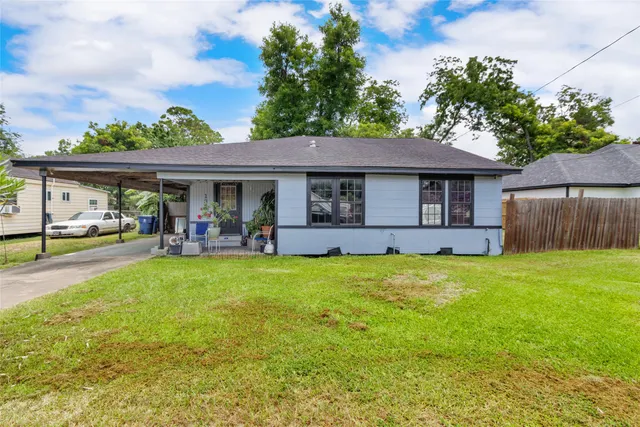 Popular Pecan Oaks Real Estate
