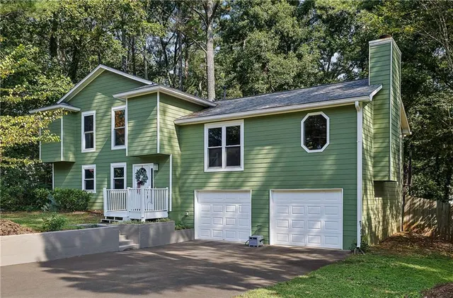 Popular BELLS FERRY PLACE Real Estate
