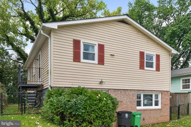 Popular Columbia Highlands Real Estate
