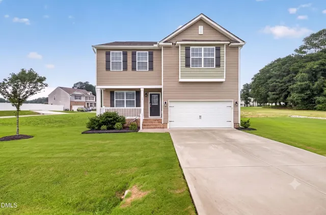 Cheap Stoneridge Farm Real Estate