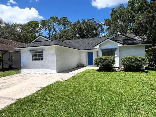 Popular HAMPTON PARK UNIT 4 Real Estate