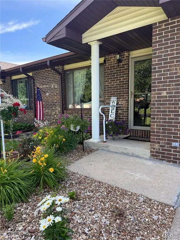 Popular Lincoln Estates Condominiums Real Estate