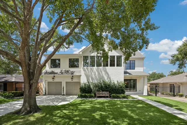 Popular Lynn Park Real Estate