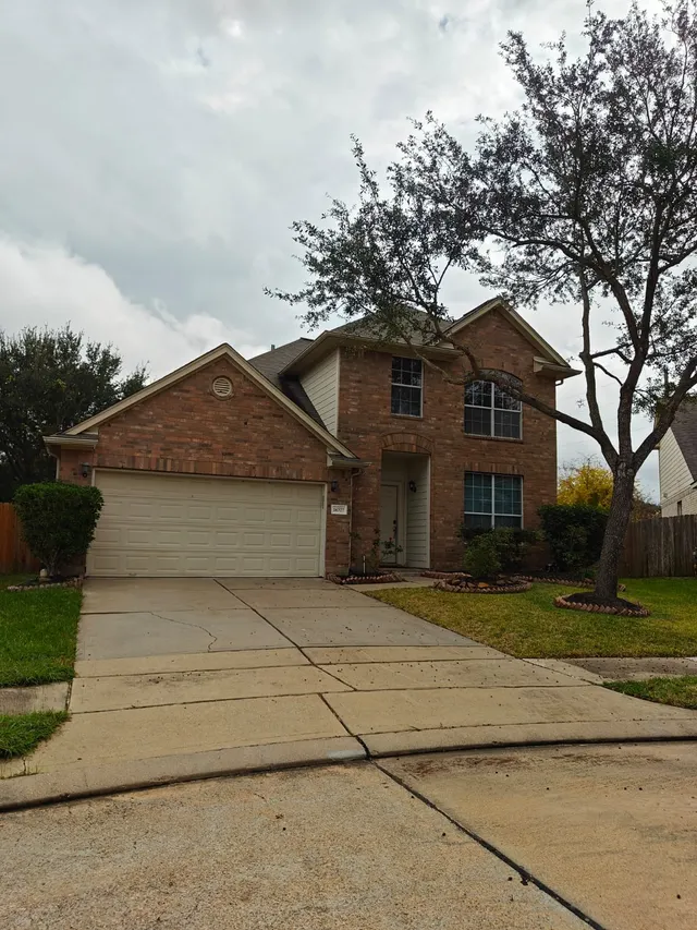 Expensive Oak Lake Court Real Estate