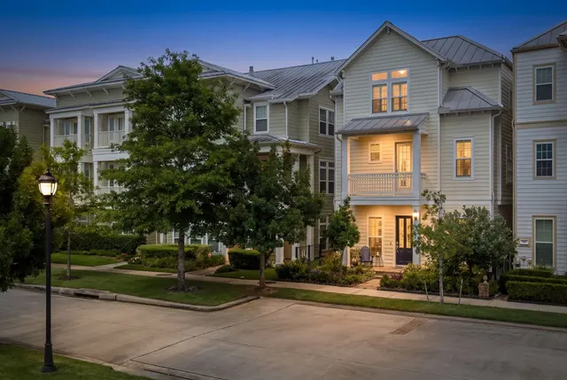 Popular Oasis Pointe Twnhms Real Estate