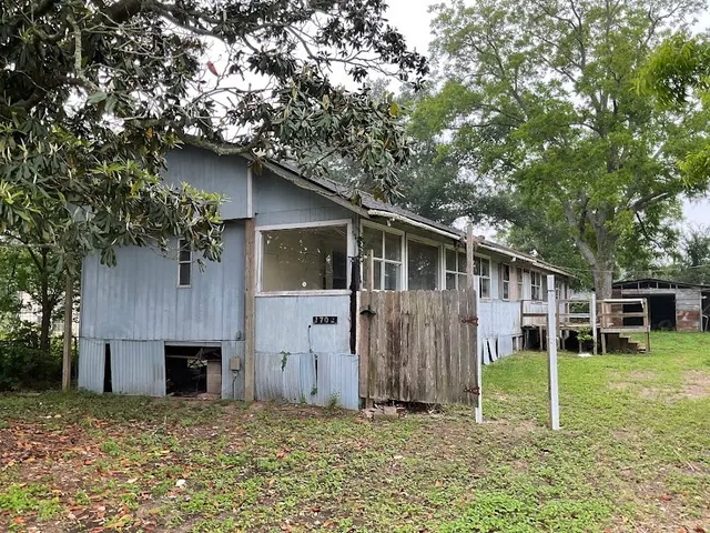 Cheap Damon Real Estate