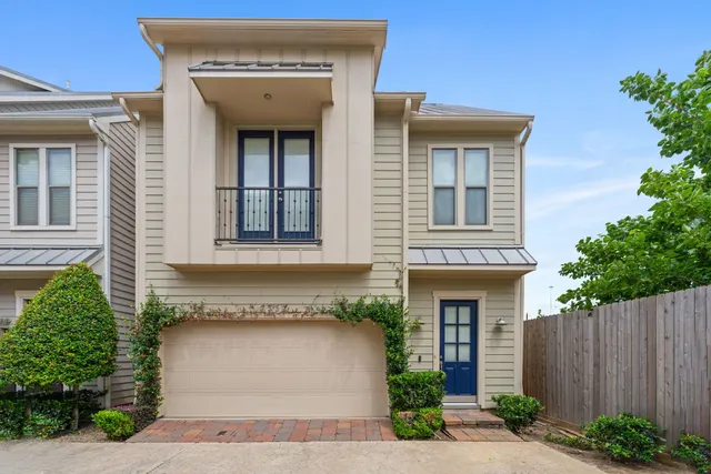 Popular Naomi Ave Place Real Estate