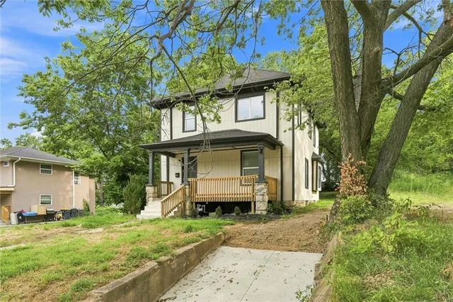 Popular Moreland Place Real Estate