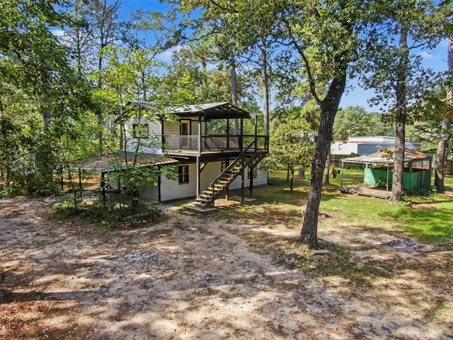 Popular Armadillo Woods 01 Real Estate